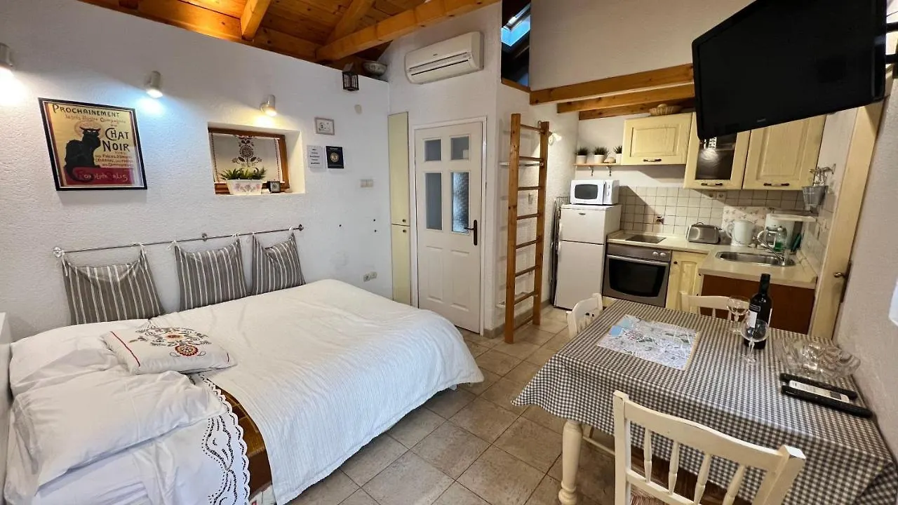 Studio Apartment Karlo Split