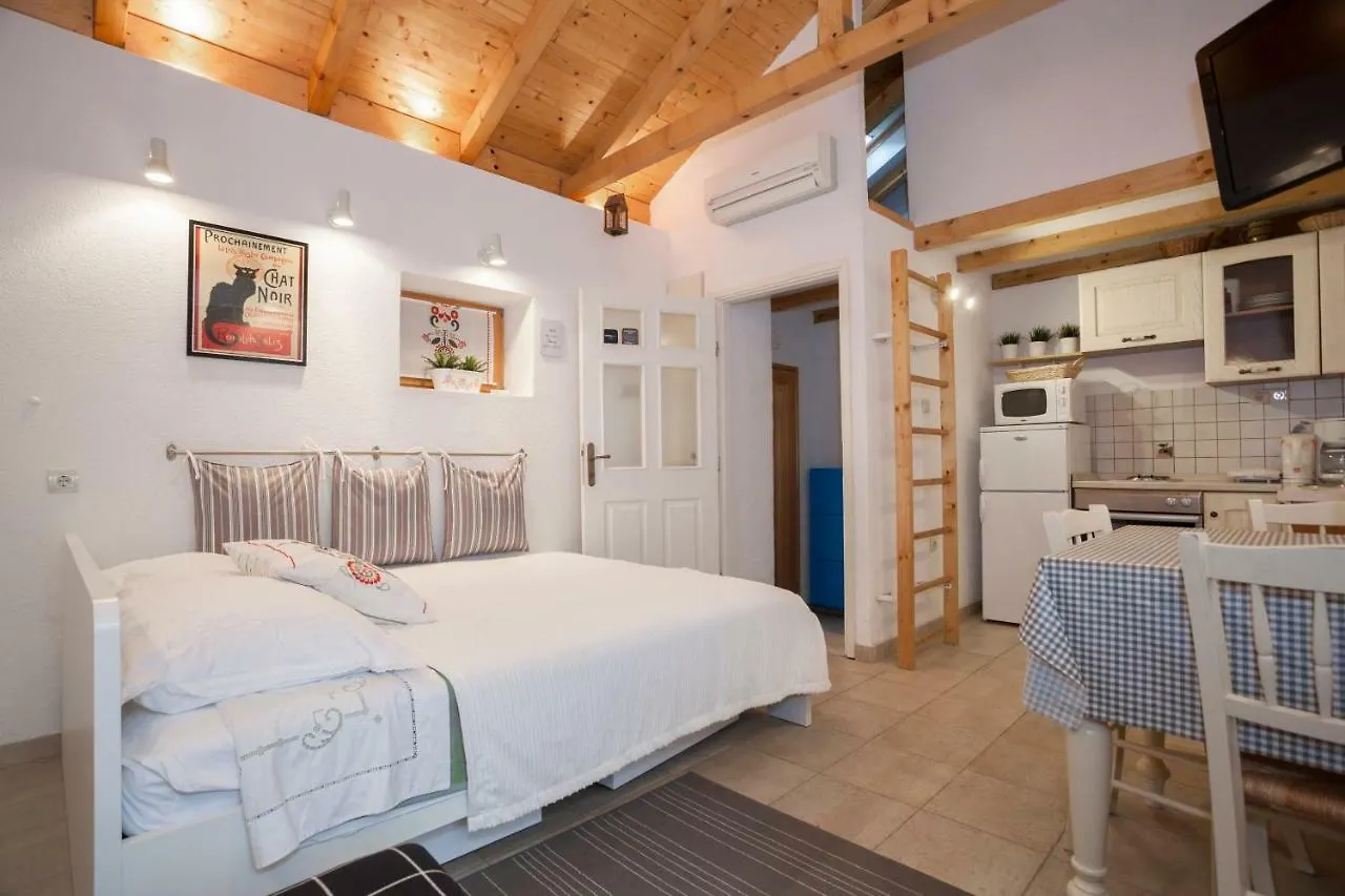 Studio Apartment Karlo Split